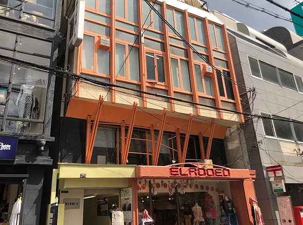 工務店を大阪で営みつつサブカルの良さを広めています